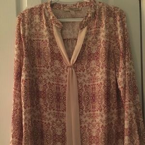 Silky medallion print top red on cream